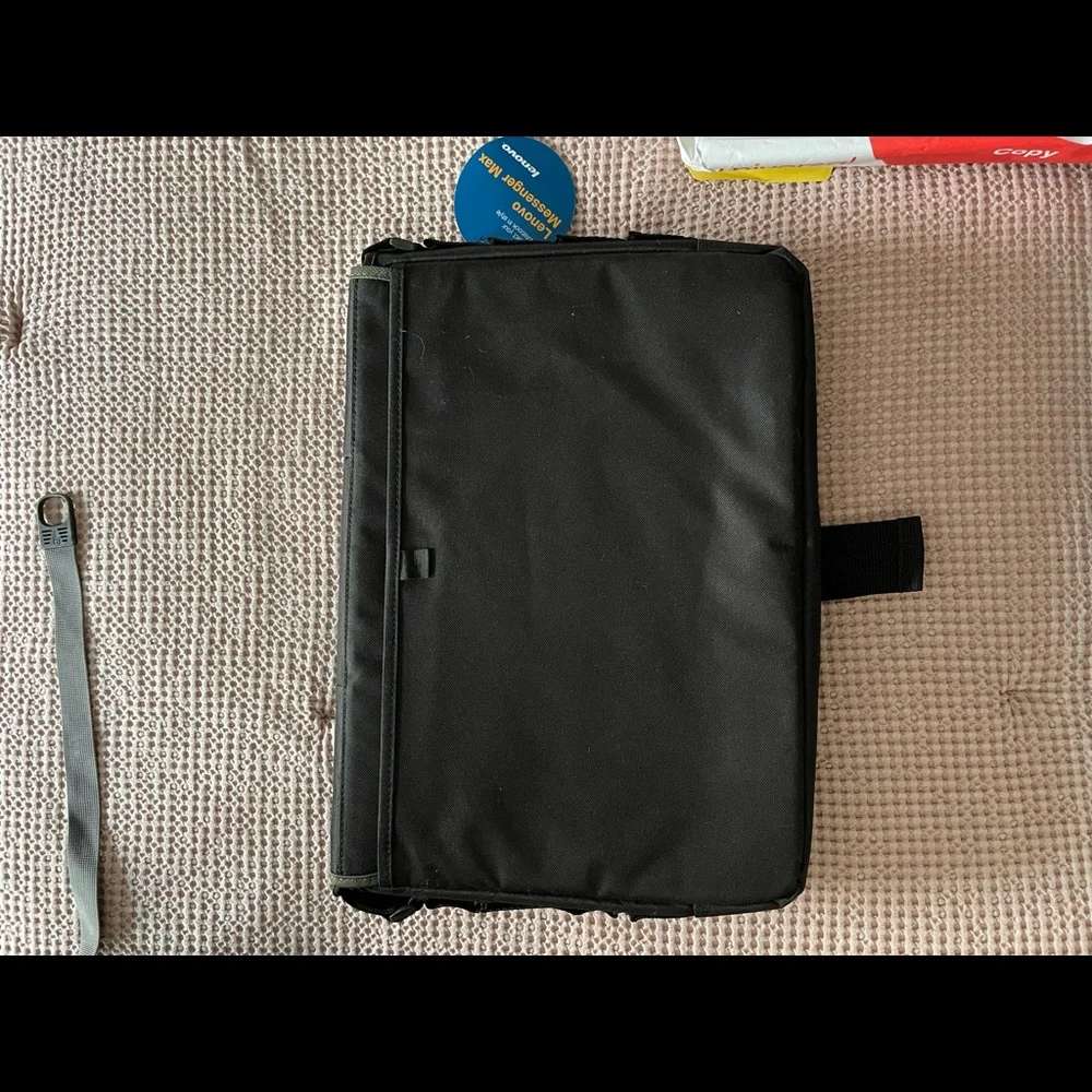 NWT lenovo laptop messenger max bag!